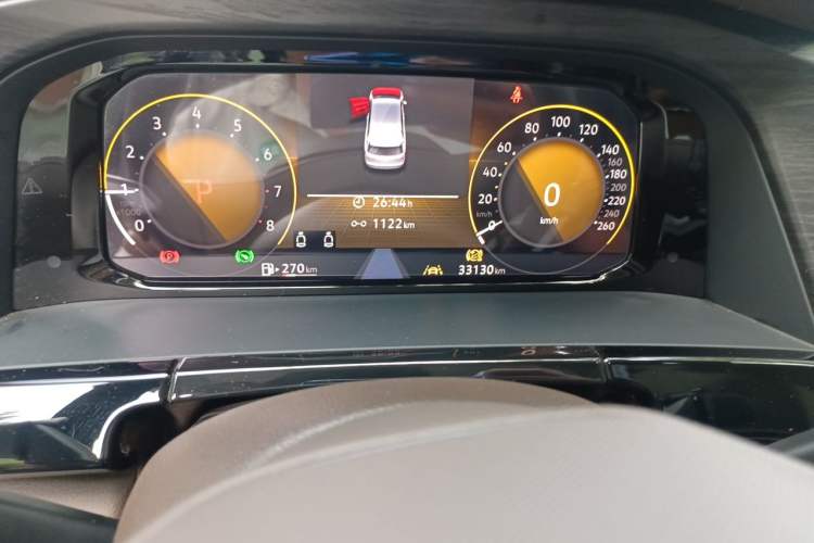 Used Volkswagen Viloran 2023 380TSI Luxury Edition Odometer Close Up