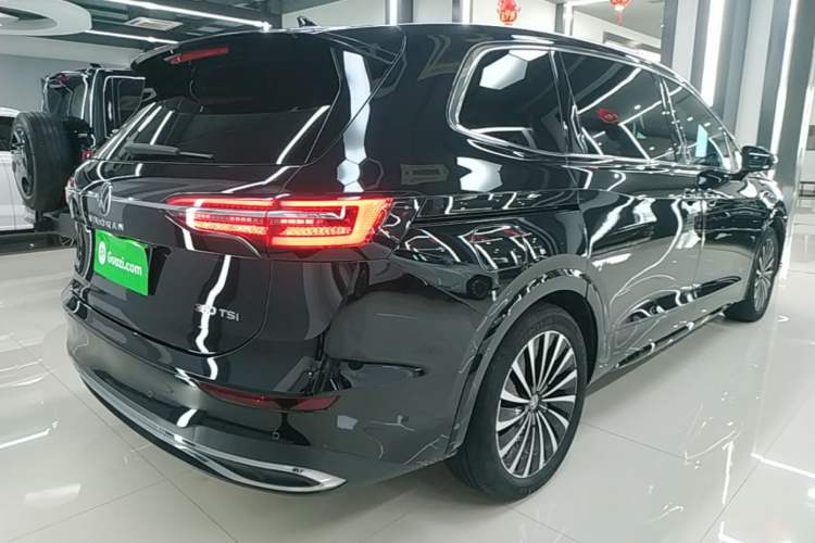 Used Volkswagen Viloran 2023 380TSI Prestige Edition Rear Right 45 Deg