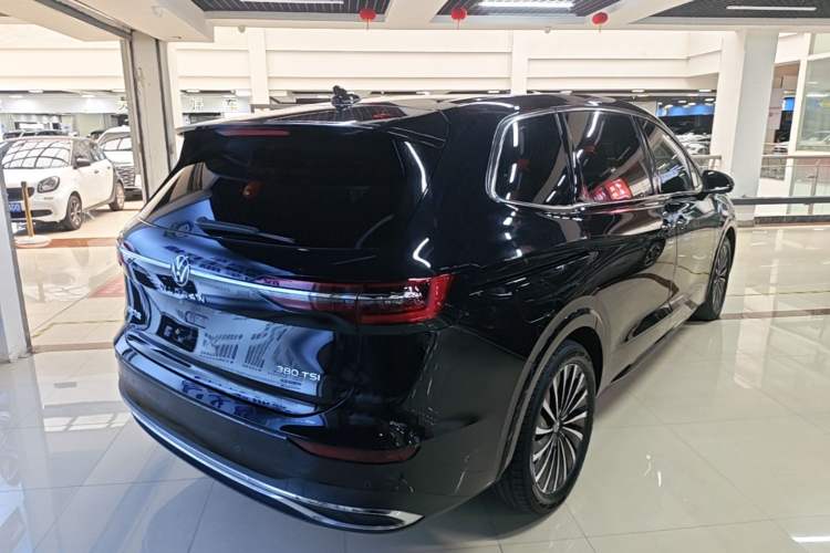 Used Volkswagen Viloran 2023 380TSI Prestige Edition Rear Right 45 Deg