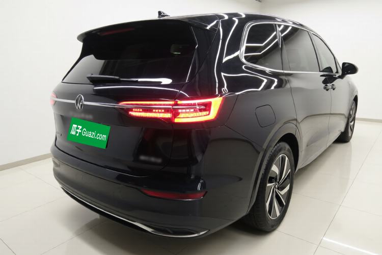 Used Volkswagen Viloran 2023 Facelift 330TSI Luxury Edition Rear Right 45 Deg
