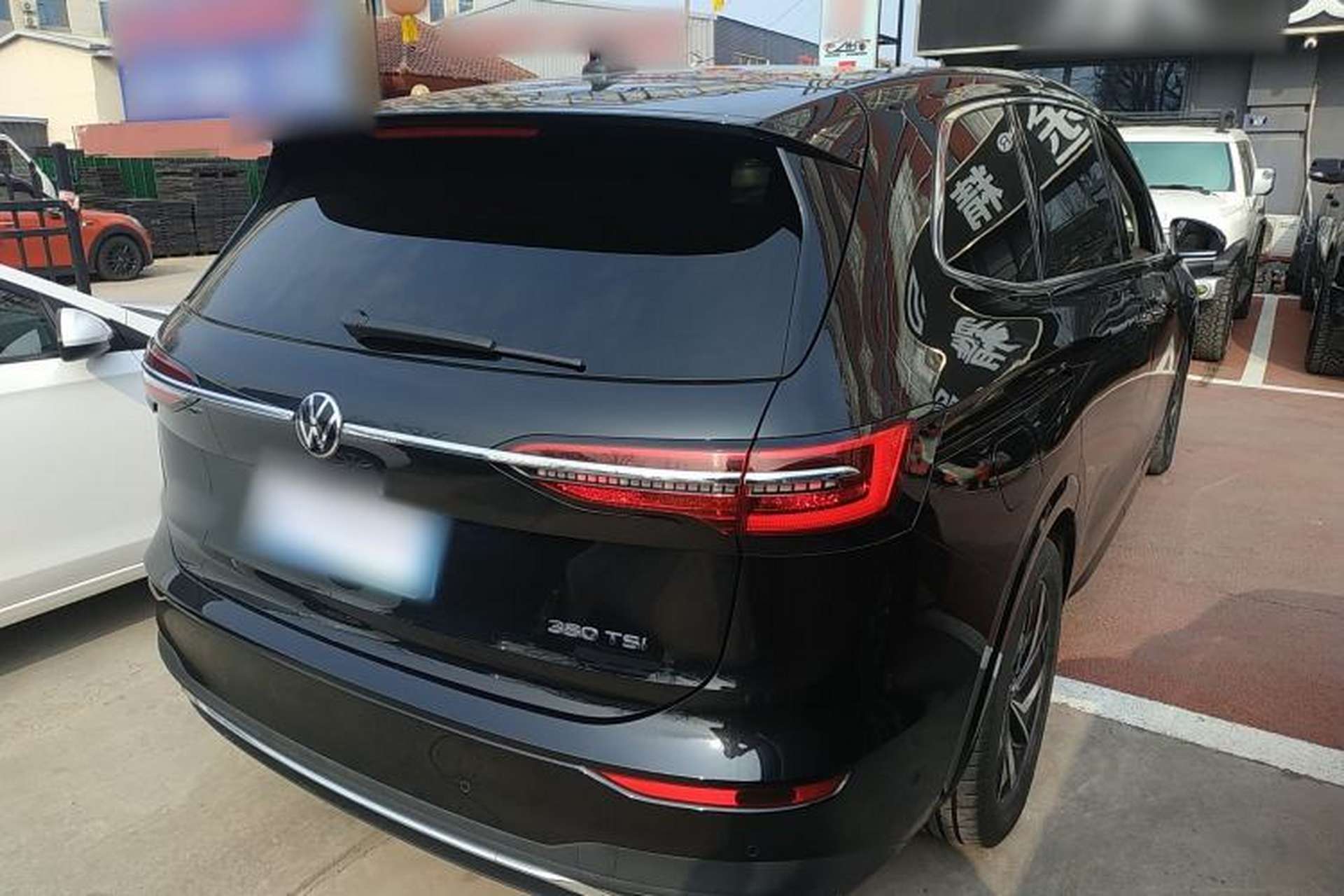 Used Volkswagen Viloran 2023 380TSI Luxury Edition Rear Right 45 Deg