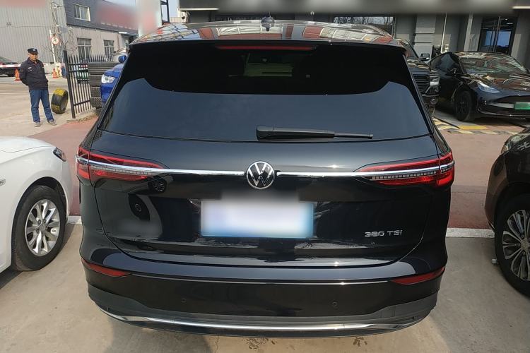 Used Volkswagen Viloran 2023 380TSI Luxury Edition Rear