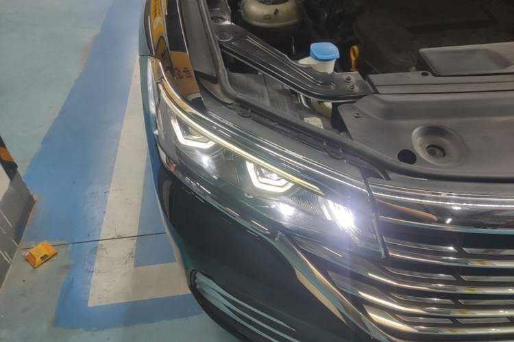 Used Volkswagen Viloran 2023 380TSI Prestige Edition Right Front Headlight