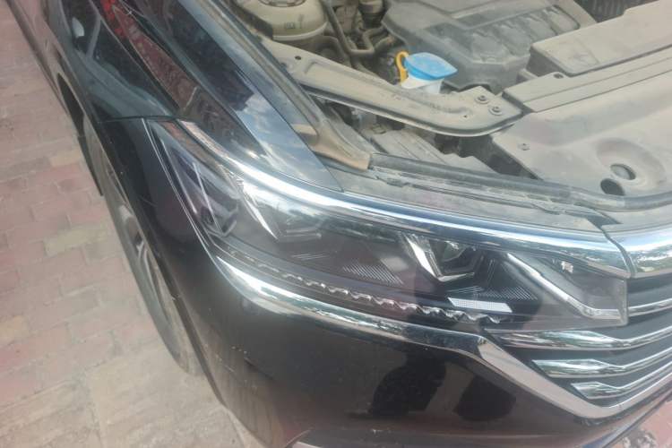 Used Volkswagen Viloran 2023 380TSI Luxury Edition Right Front Headlight