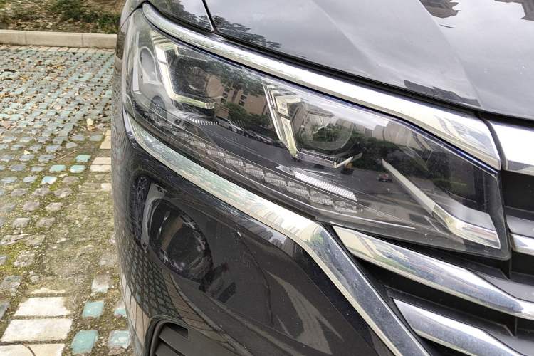 Used Volkswagen Viloran 2023 Revised Version 380TSI Luxury Edition Right Front Headlight