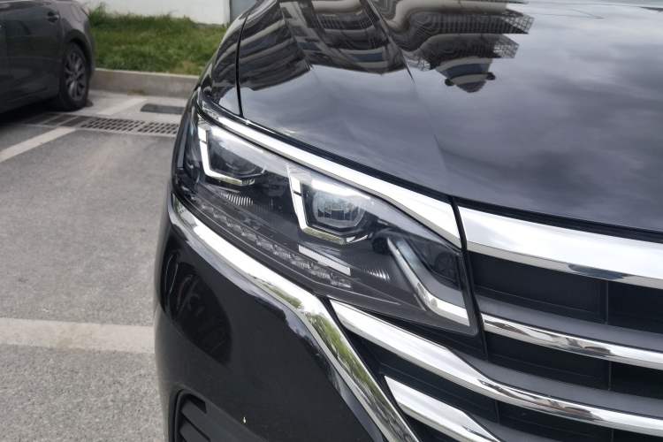 Used Volkswagen Viloran 2023 Revised 330TSI Business Edition Right Front Headlight