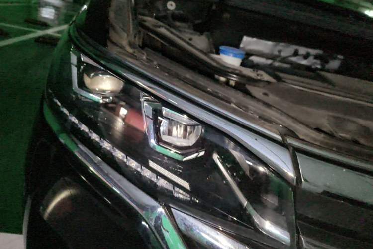 Used Volkswagen Viloran 2023 380TSI Prestige Edition Right Front Headlight