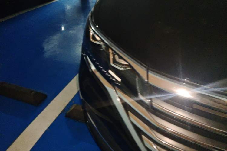 Used Volkswagen Viloran 2023 Revised Version 380TSI Luxury Edition Right Front Headlight