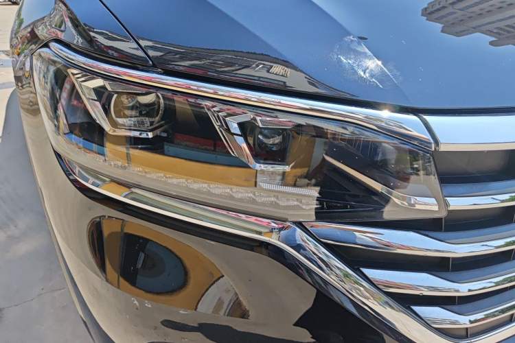 Used Volkswagen Viloran 2023 330TSI Luxury Edition Right Front Headlight