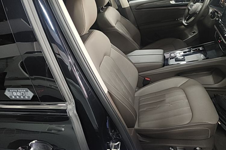 Used Volkswagen Viloran 2023 380TSI Luxury Edition Right Front Seat