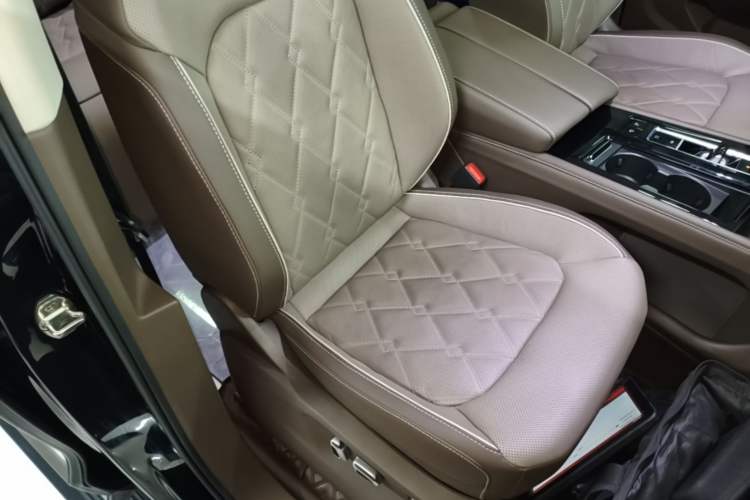 Used Volkswagen Viloran 2023 380TSI Prestige Edition Right Front Seat