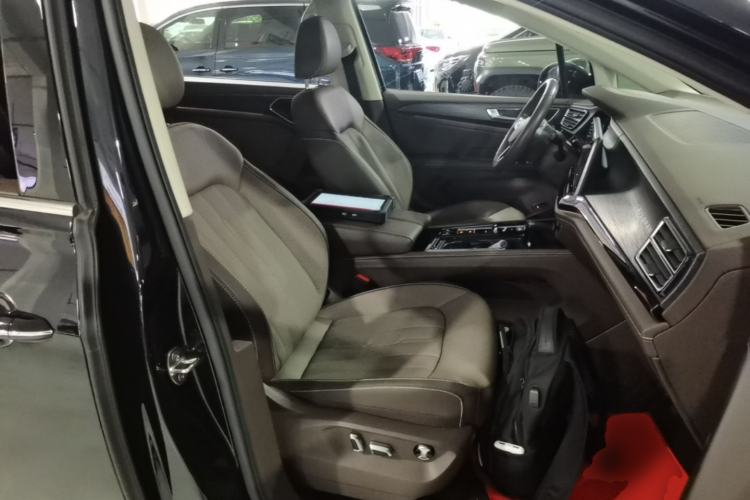 Used Volkswagen Viloran 2023 380TSI Luxury Edition Right Front Seat
