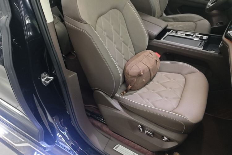 Used Volkswagen Viloran 2023 380TSI Prestige Edition Right Front Seat