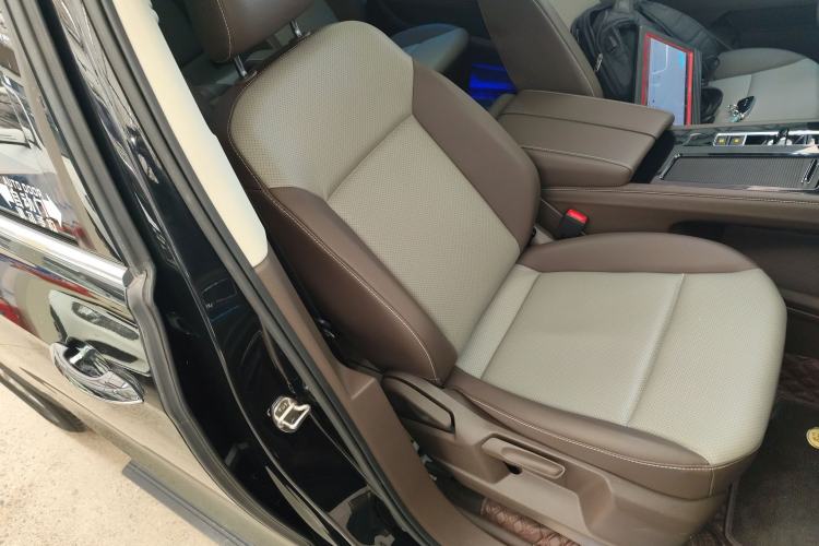 Used Volkswagen Viloran 2023 330TSI Business Edition Right Front Seat