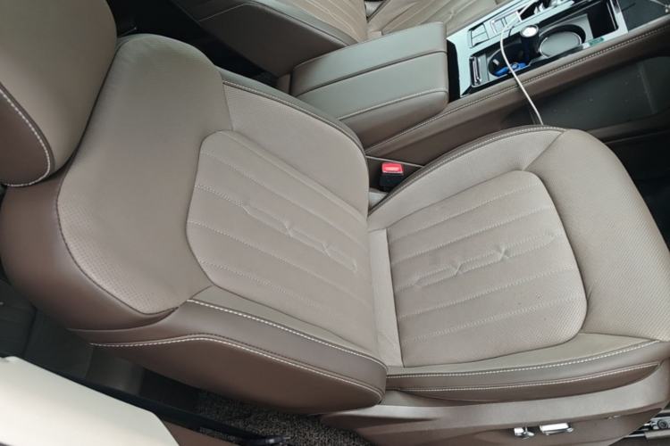 Used Volkswagen Viloran 2023 380TSI Luxury Edition Right Front Seat