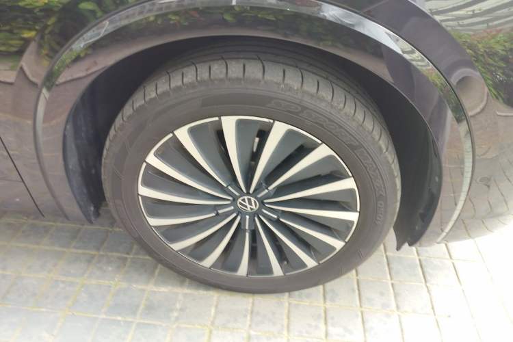Used Volkswagen Viloran 2023 Revised 380TSI Prestige Edition Right Front Wheel Hub