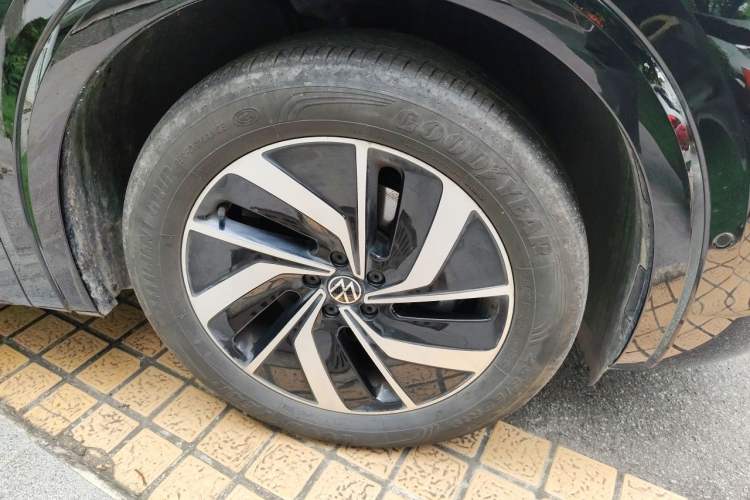 Used Volkswagen Viloran 2023 380TSI Luxury Edition Right Front Wheel Hub