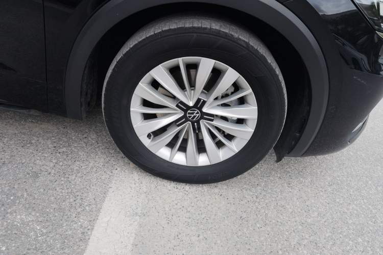 Used Volkswagen Viloran 2023 Revised 330TSI Business Edition Right Front Wheel Hub