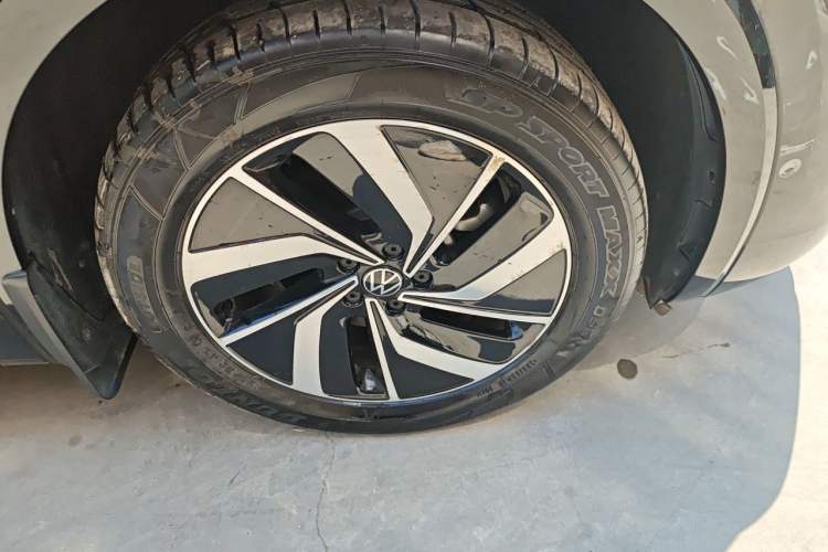 Used Volkswagen Viloran 2023 330TSI Luxury Edition Right Front Wheel Hub