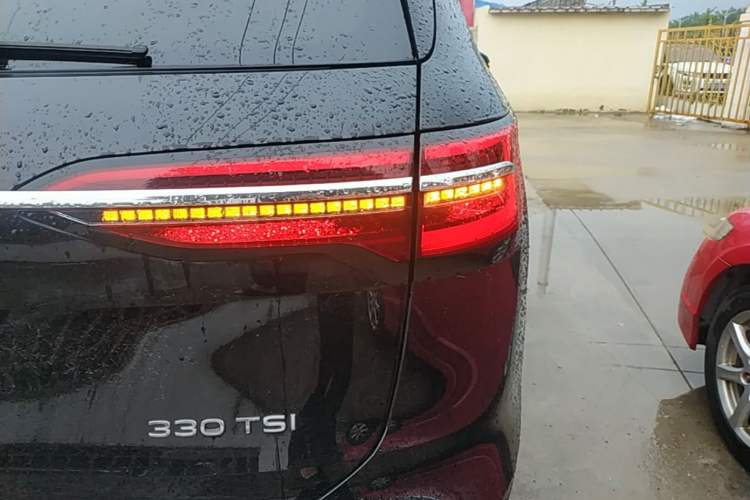 Used Volkswagen Viloran 2023 Revised 330TSI Business Edition Right Rear Taillight