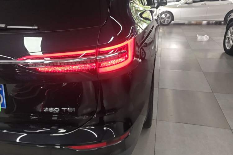 Used Volkswagen Viloran 2023 380TSI Prestige Edition Right Rear Taillight