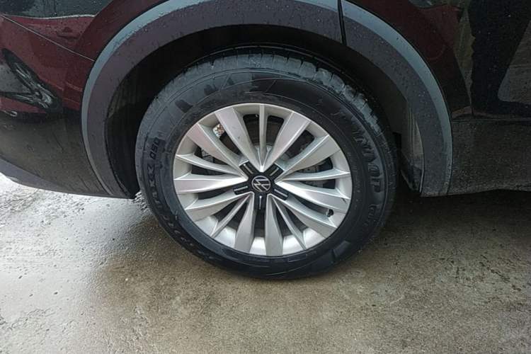 Used Volkswagen Viloran 2023 Revised 330TSI Business Edition Right Rear Wheel Hub