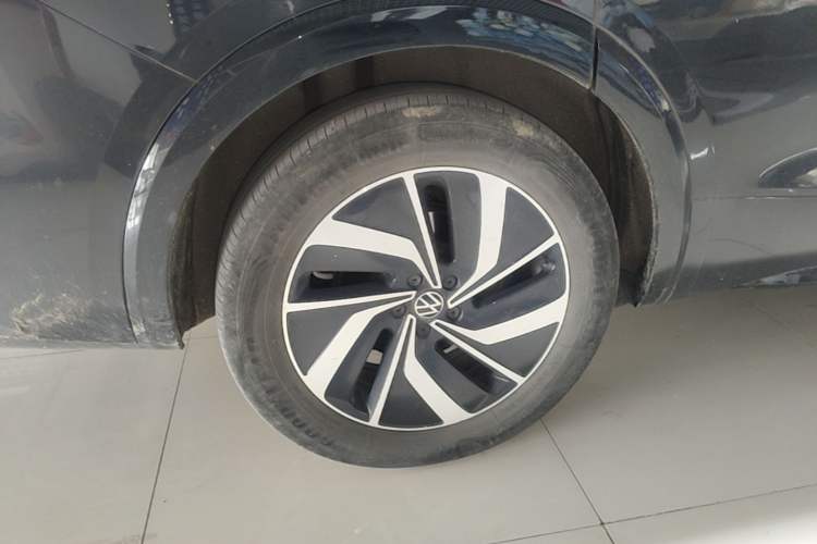 Used Volkswagen Viloran 2023 Revised Version 380TSI Luxury Edition Right Rear Wheel Hub