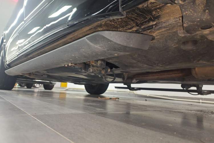 Used Volkswagen Viloran 2023 380TSI Prestige Edition Right Side Sill