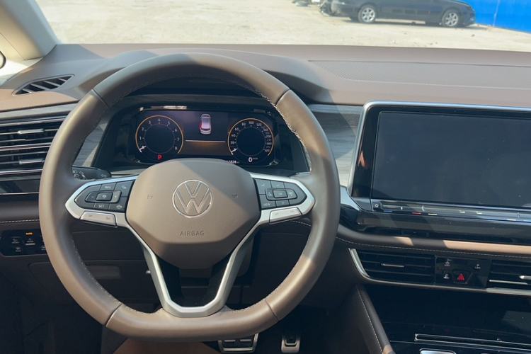 Used Volkswagen Viloran 2023 Revised Version 380TSI Luxury Edition Steering Wheel