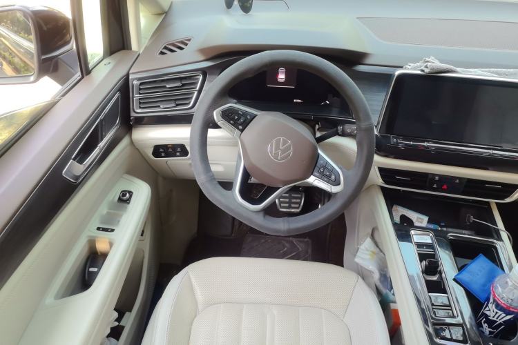 Used Volkswagen Viloran 2023 380TSI Luxury Edition Steering Wheel