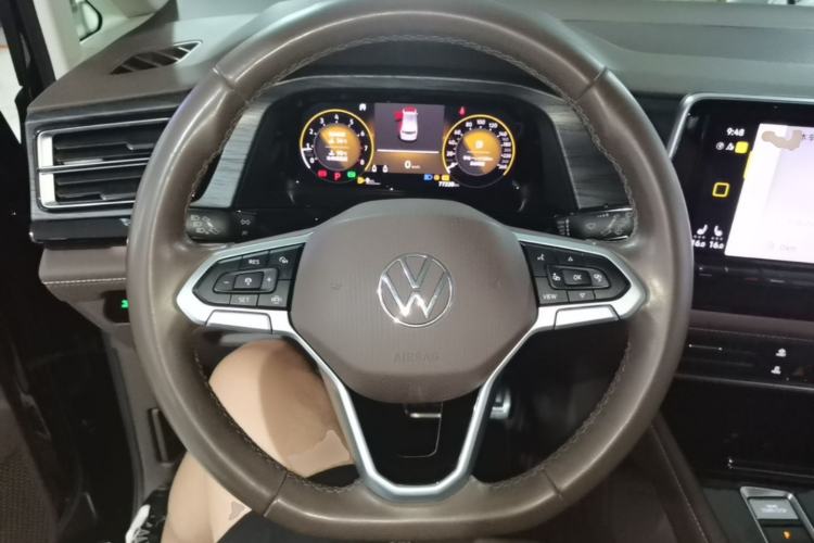 Used Volkswagen Viloran 2023 380TSI Luxury Edition Steering Wheel