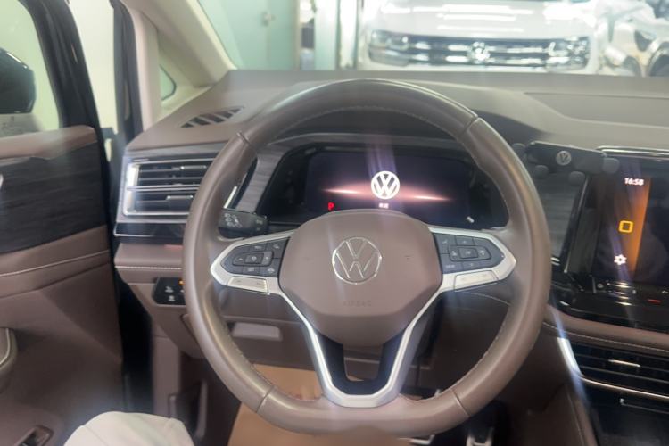 Used Volkswagen Viloran 2023 380TSI Luxury Edition Steering Wheel