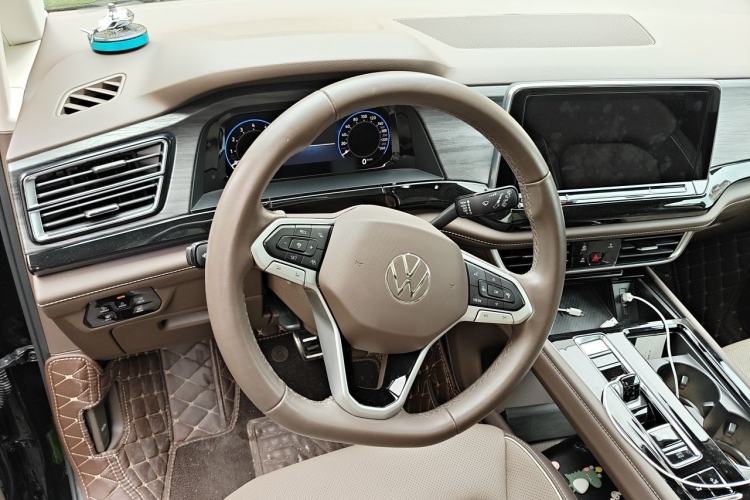 Used Volkswagen Viloran 2023 380TSI Prestige Edition Steering Wheel
