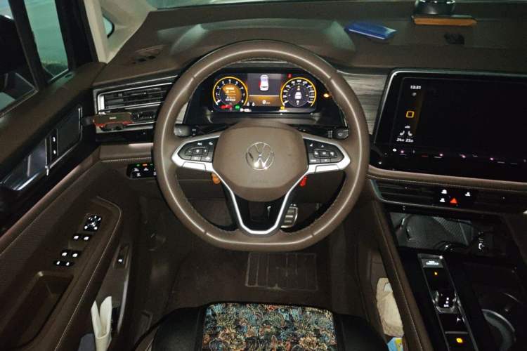 Used Volkswagen Viloran 2023 Revised Version 380TSI Luxury Edition Steering Wheel