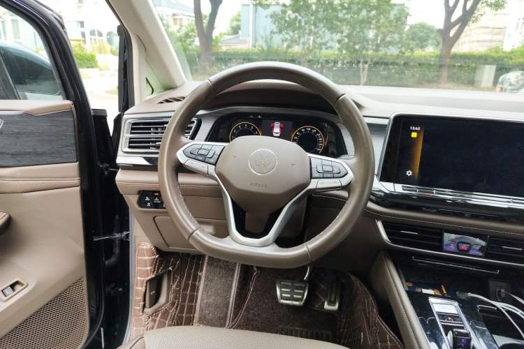 Used Volkswagen Viloran 2023 380TSI Luxury Edition Steering Wheel
