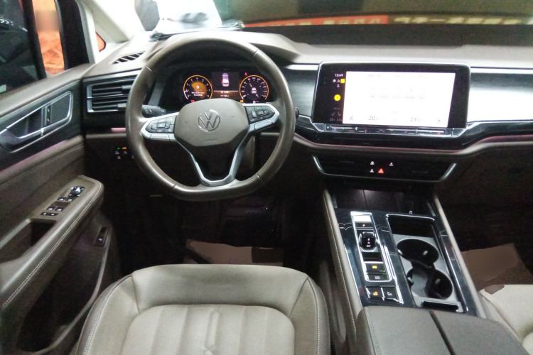 Used Volkswagen Viloran 2023 Facelift 330TSI Luxury Edition Steering Wheel