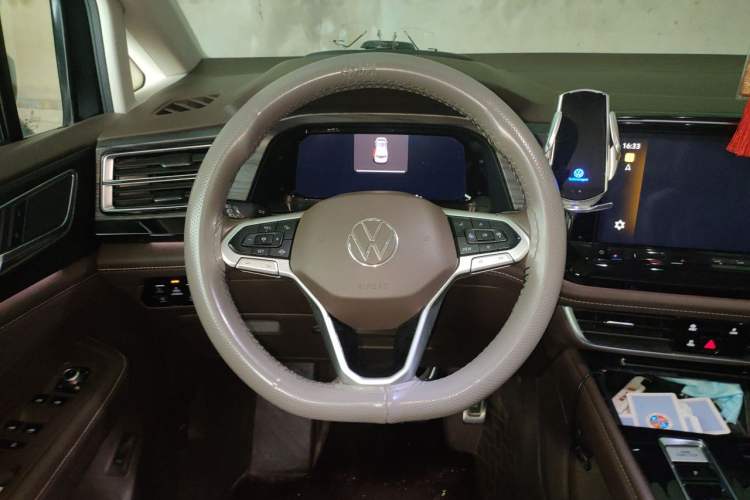 Used Volkswagen Viloran 2023 380TSI Luxury Edition Steering Wheel