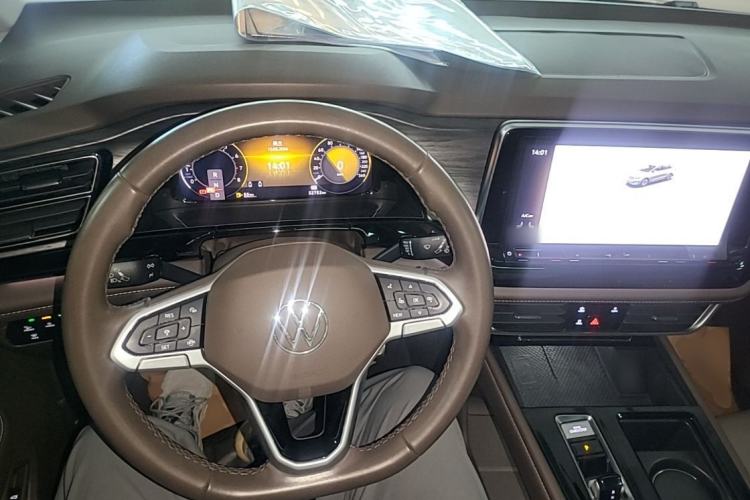 Used Volkswagen Viloran 2023 380TSI Luxury Edition Steering Wheel
