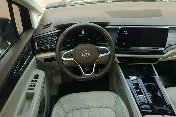 Used Volkswagen Viloran 2023 380TSI Luxury Edition Steering Wheel