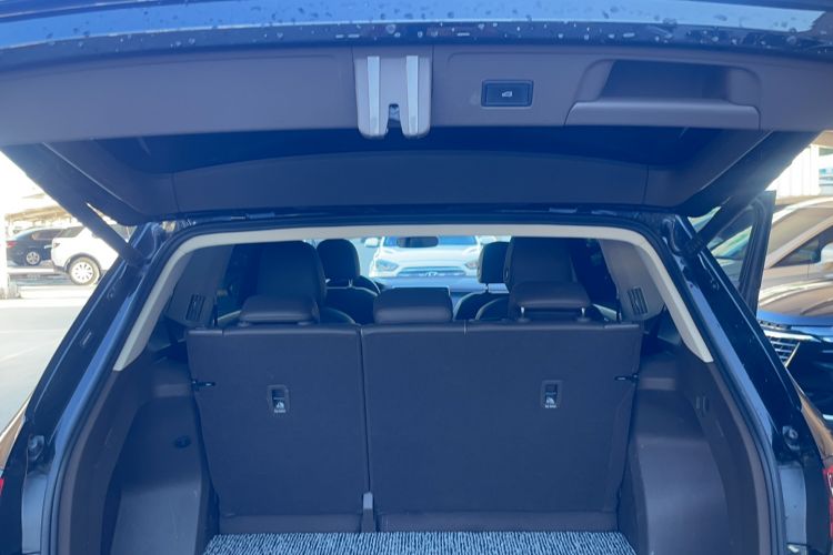 Used Volkswagen Viloran 2023 380TSI Luxury Edition Trunk