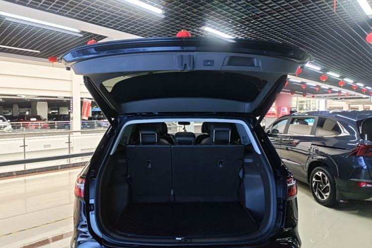 Used Volkswagen Viloran 2023 380TSI Prestige Edition Trunk