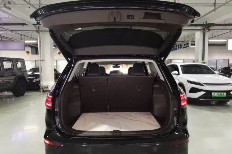Used Volkswagen Viloran 2023 380TSI Luxury Edition Trunk