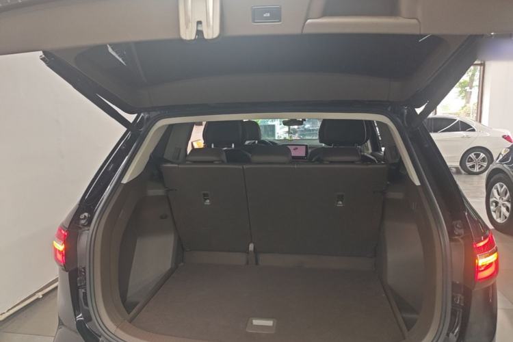 Used Volkswagen Viloran 2023 380TSI Prestige Edition Trunk