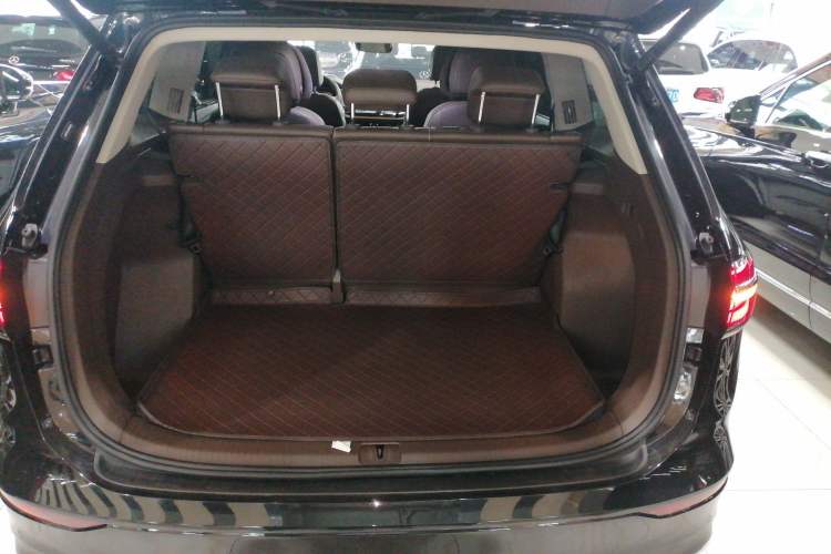 Used Volkswagen Viloran 2023 380TSI Prestige Edition Trunk