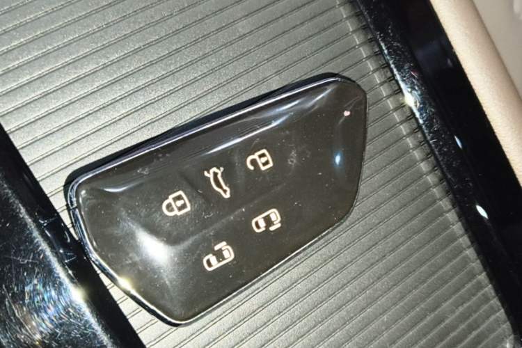 Used Volkswagen Viloran 2023 380TSI Prestige Edition Vehicle Key