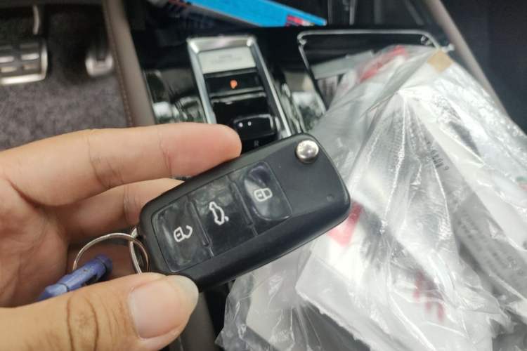 Used Volkswagen Viloran 2023 380TSI Luxury Edition Vehicle Key