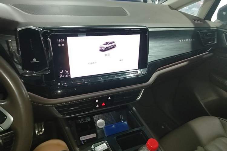 Used Volkswagen Viloran 2023 380TSI Luxury Edition Audio And AC Panel