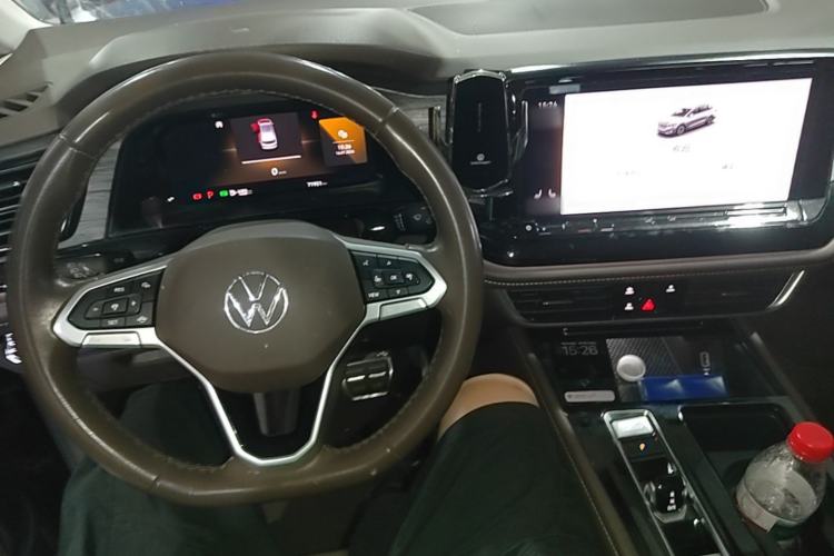 Used Volkswagen Viloran 2023 380TSI Luxury Edition Center Console