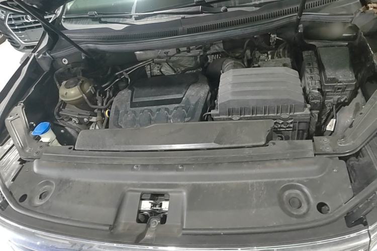 Used Volkswagen Viloran 2023 380TSI Luxury Edition Engine Bay