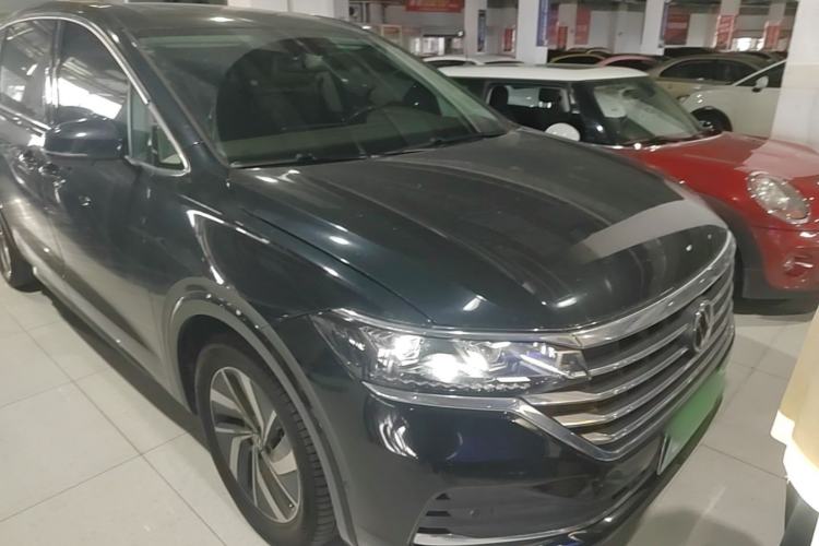 Used Volkswagen Viloran 2023 380TSI Luxury Edition Front Right 45 Deg